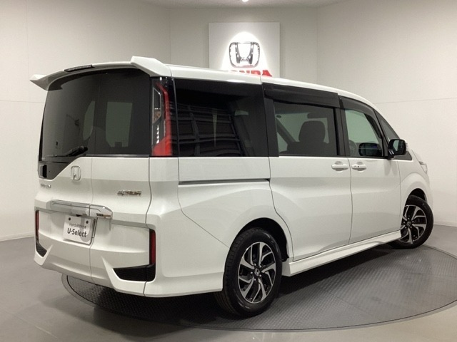 【Honda認定中古車 U-Select】　は3つの安心をお約束します。　1　Hondaのプロが整備した安心。 2　第三者機関がチェックした安心。　3　購入後もHondaが保証する安心。