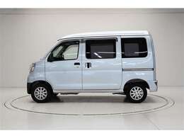 ガソリン車です。力強さと快適さを両立した知的性能のエンジンです。快適なドライブをお楽しみください。