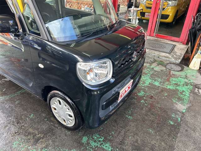 TAXは、プロの技術とプライドをもって、一物一価といわれる中古車に「安心」をお付けして、日本全国の皆様を笑顔にするカーライフをお届けします。