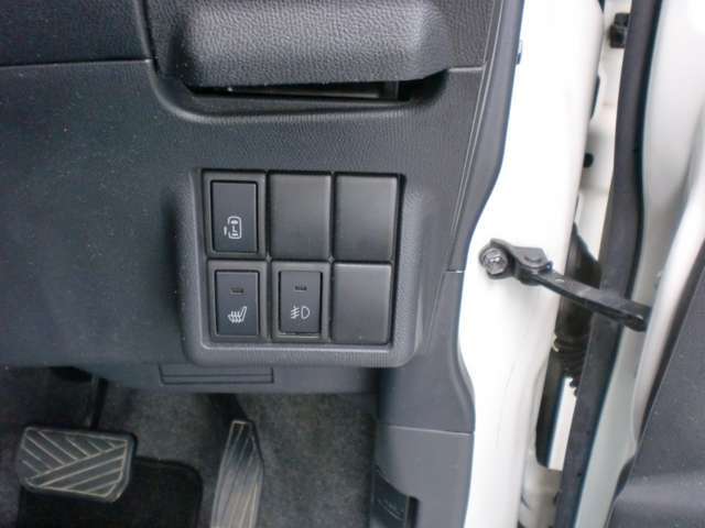 運転席シートヒーター