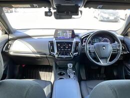 【インパネ全体】全方位で視界が広く、高い目線で運転もしやすいです！