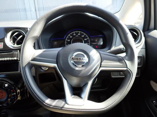 ステアリングはとてもきれいな状態です☆