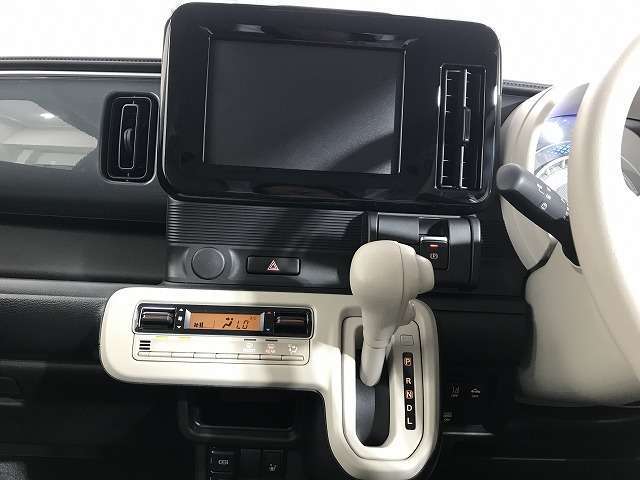 ご購入後のメンテナンス・車検も当店におまかせください！カフェのような空間でゆっくりおくつろぎ頂けますよ！
