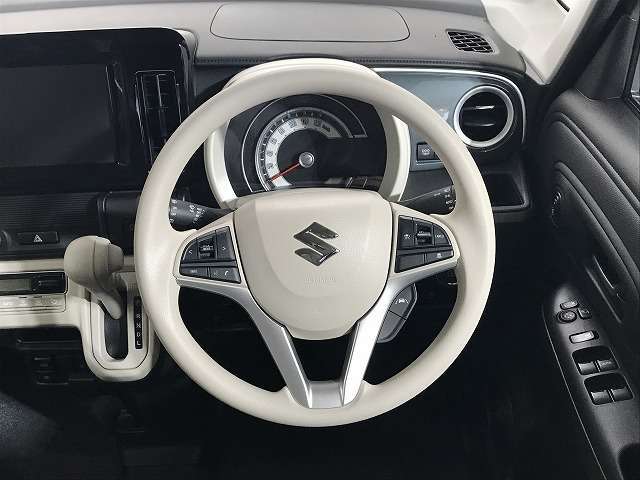 自社の鈑金工場もございますので、万が一のお車の傷直しも当店にお任せ下さい！