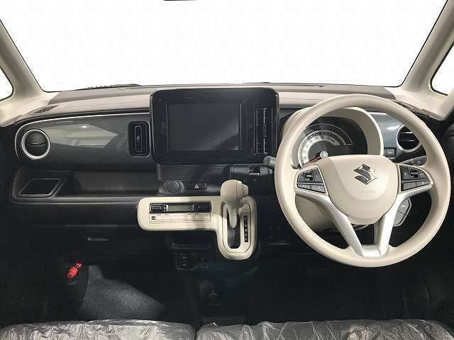 万が一に備えての代車も完備！代車にもナビやETC、バックカメラを装着！！さらに、無料貸し出し！