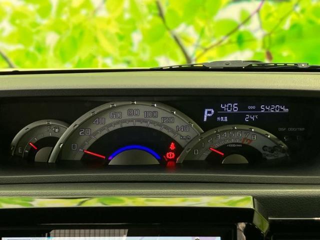 WECARSの展示場では実際に見て、触ってお車をお選びいただけます！知識の豊富な営業スタッフが様々なカーライフをご提案いたします！