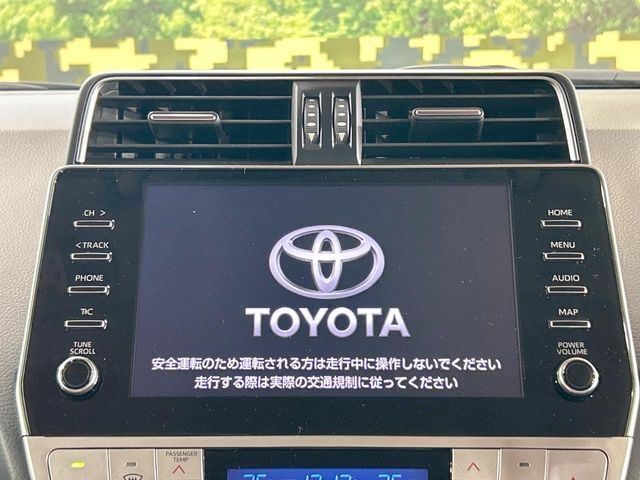 【9インチ　ディスプレイオーディオ】大画面ディスプレイへお持ちのスマートフォンと連携して、ナビやbluetoothでの音楽再生が可能です♪デザインはもちろん操作性も良好！別途ナビ機能の取付可能です♪