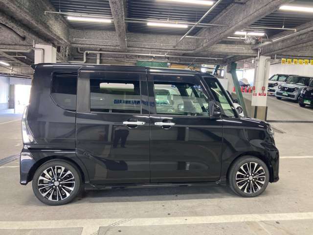 当店では、オールメーカー・オールカラーの新車・届出済み未使用車を取り揃えております。