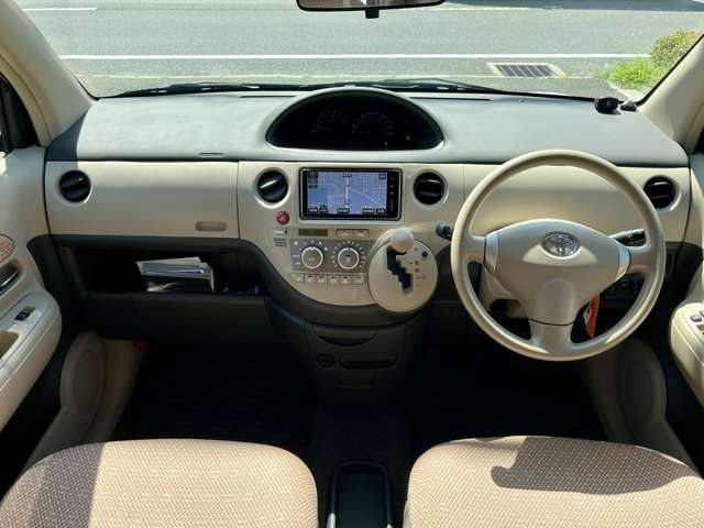 ご納車前には全車内外装クリーニングを実施しております。