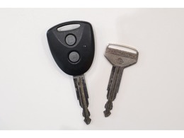 キーレス　ワンボタンでキーのロック、アンロックが可能です！