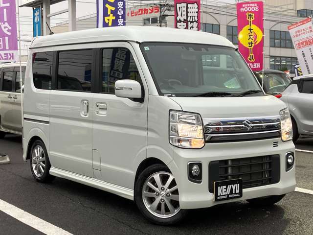 自社陸運局認証工場完備！国家資格車検検査員資格を持った整備士による整備。ステレオ、エアコン等走行に関係のない所も不具合箇所があれば修理してお渡しいたします。