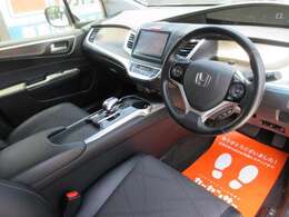 装備充実！ホンダセンシング　純正8型ナビ　地デジ　バックカメラ　Bluetooth　HDMI接続可　アダプティブクルコン　ETC　ドラレコ　ハーフレザー　オートライト　LEDヘッドライト　純正17AW