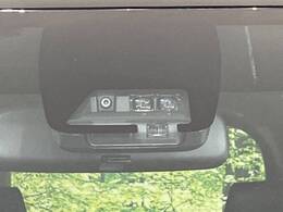 【トヨタセーフティセンス】走行中に前方の車両等を認識し、衝突しそうな時は警報とブレーキで衝突回避と被害軽減をアシスト。より安全にドライブをお楽しみいただけます。