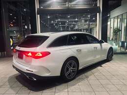 ＊メルセデスの定める100項目にも及ぶ基準を満たす、信頼のサーティファイドカー！！　2年間・走行距離無制限の保証付き！