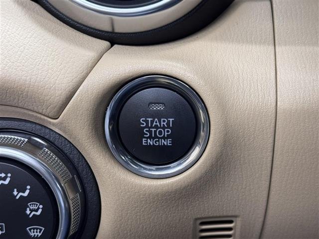 【プッシュスタート】スマートキーを持っているだけ、鍵を差し込むことなく、ボタンを押すだけでエンジン始動や停止を行うことができます。