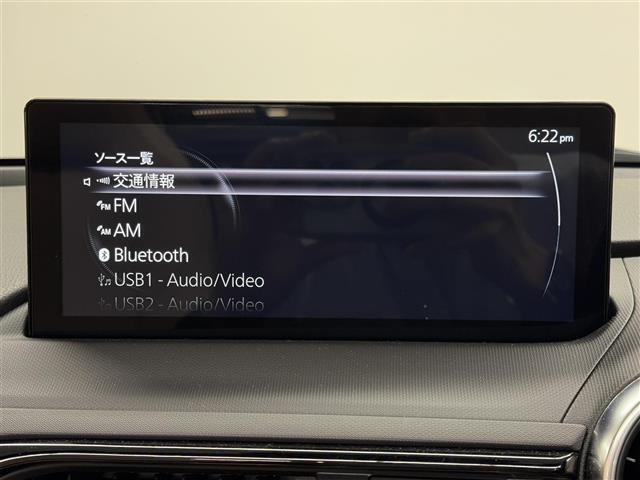 【8.8インチセンターディスプレイ】ナビゲーションや多彩なオーディオ機能を搭載した8.8インチのワイドディスプレイ。Apple　CarPlayやAndroidAutoにも対応します。