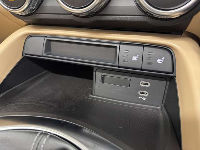 店舗にて現車の確認もいただけますので、お電話で在庫のご確認の上是非ご来店くださいませ。