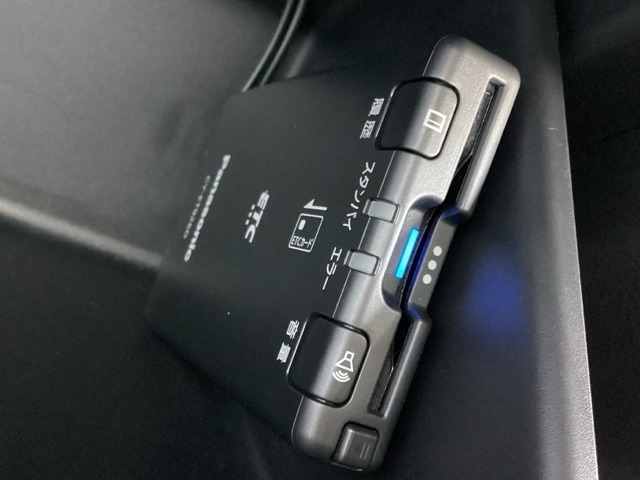 ETCも付いておりますので、高速道路の料金所もノンストップ通過可能ですよ＾＾是非揃えたい装備ですね！