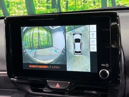 【パノラミックビューモニター】専用のカメラにより、上から見下ろしたような視点で360度クルマの周囲を確認することができます☆死角部分も確認しやすく、狭い場所での切り返しや駐車もスムーズに行えます。