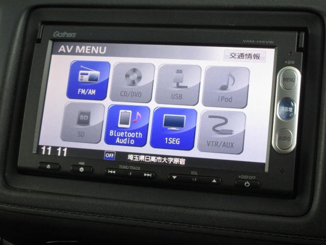 ナビゲーションはギャザズメモリーナビ（VXM-155VSi）を装着しております。AM、FM、CD、DVD再生、Bluetooth、ワンセグTVがご使用いただけます。