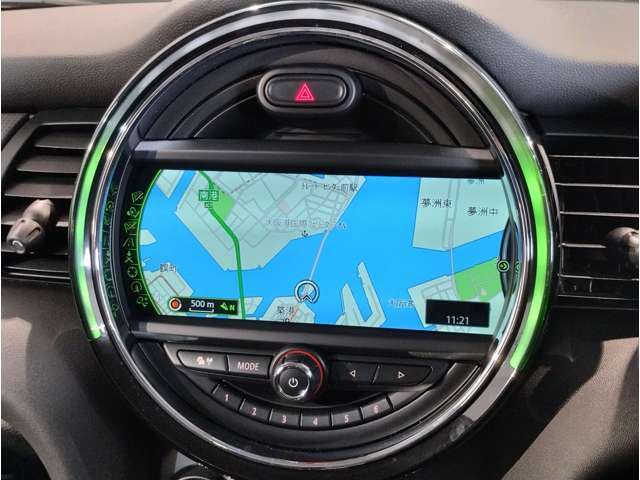 純正HDDナビです。とても使いやすく、Bluetooth＆USBオーディオインターフェイスで、電話も音楽も楽しめます。