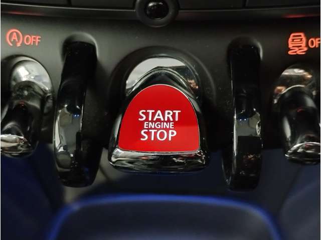 【プッシュスタート】プッシュスタートの最大のメリットは「防犯対策」です。スマートキーと車のIDが合致しないとエンジンは始動させることができません。