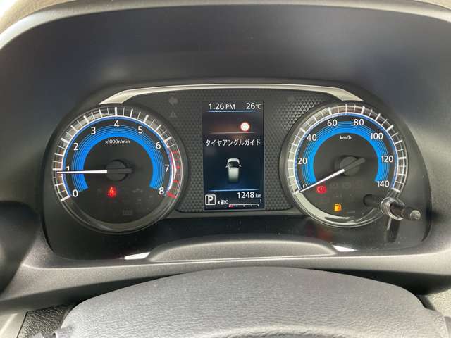 視認性の高いメーターで運転情報を的確に把握できます！