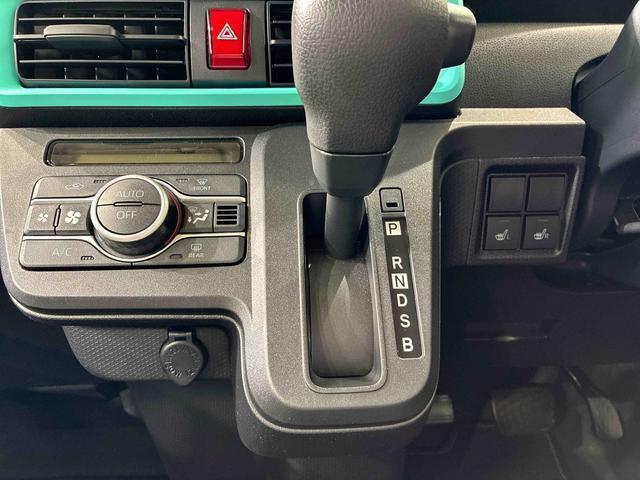 納車前にはプロのメカニックが、各部の点検を行います。ディーラーにしか出来ない品質、そしてサービスできっと満足していただけると思います！