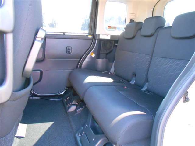 ネットでは伝えきれない車輌の良さが多々ございますので、ぜひ一度お客様の厳しい目でお確かめください。ご来店はお気軽に！お待ちしております。