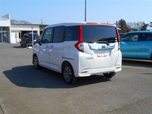 展示されているお車は全台1年間のトヨタロングラン保証が付いて参ります。最長3年間の保証（有料）をお付けすることも可能ですので、どのエリアに住むお客様でも安心して保証をお受けすることができます！