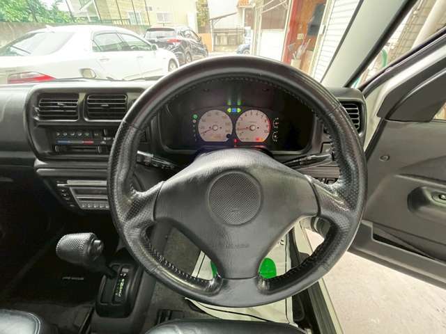 対象車には1年保証をお付けして販売しておりますので、ご購入後も安心してお乗りいただけます！一部対象外車種もございますので、保証項目をお確かめください。