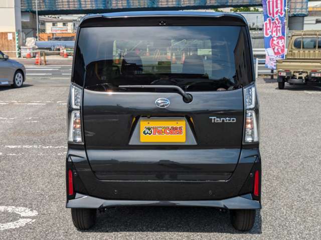 【オプションパーツ】　ご希望により、各種オプションパーツ等のご購入、取付可能！その他にも、持込パーツ等の取付にも対応！お客様のお車を素敵にドレスアップするお手伝いをいたします。お気軽にご相談ください！