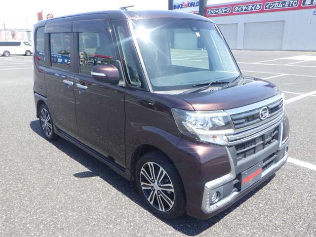 プラウドでは20代、30代のスタッフが元気よく対応させていただきます！「どんな車両があるのか見に来た」「ちょっと現車を見てみたい」などお気軽にご来店、ご相談ください♪