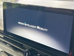 【純正ナビ】人気の純正ナビを装備。オーディオ機能も充実しており、Bluetooth接続すればお持ちのスマホやMP3プレイヤーの音楽を再生可能！毎日の運転がさらに楽しくなります！！