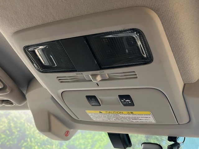 【アイサイトVer2】前方の車両等を検知し、衝突しそうな時は警報で注意を促し、ブレーキを踏む力をサポート。ブレーキを踏めなかった場合は衝突被害軽減ブレーキが作動、衝突回避をサポートします。