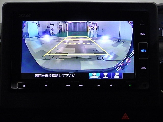 バックカメラの画像です。ガイドラインがスムースな車庫入れをサポートいたします！車庫入れの安心感がアップしますね☆