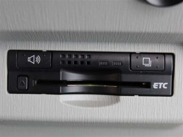 ETC車載器付きです。高速道路の料金所もスムーズに通過できます。