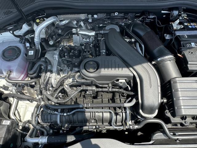 【30TFSIエンジン】排気量を小さくし、燃費・環境性能の向上と余裕あるパフォーマンスを両立するTFSIエンジン。ターボチャージャーとガソリン直噴システムFSIの組み合わせ