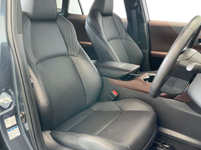 車を運転する際には運転席の存在は欠かせません。しっかりとチェックしたいポイントですね。