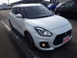 中古車選びはお店選びです。車自体の品質に問題がないことと、支払総額表示＝ご購入可能価格であることが大切です。弊社展示場では支払総額表示での価格＝ご購入可能価格です。