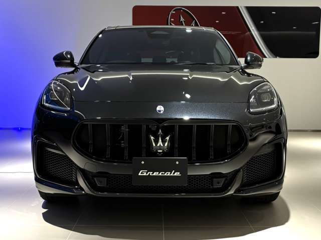 唯一無二のデザインと最新テクノロジーを搭載した革新的なSUV、グレカーレのフラッグシップモデルです！