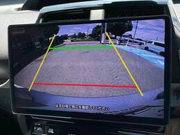 【カラーバックモニター】を装備しております。リアの映像がカラーで映し出されますので日々の駐車も安心安全です。