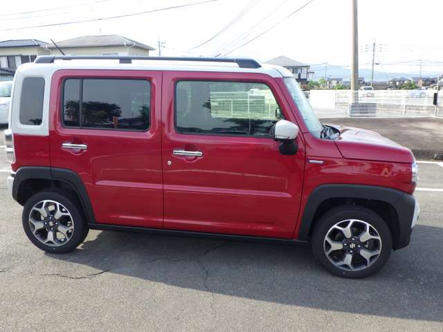 2023年10月から中古車の支払総額表示が義務化されました。県外登録追加費用をのぞいて支払総額表示＝ご購入可能総額です。もちろんオプション設定の有無はご自由です。義務化前から弊社は20年以上この体制です。