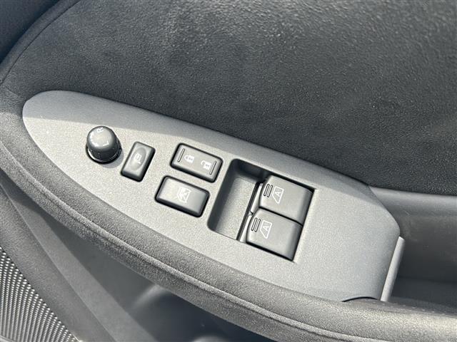 店舗にて現車の確認もいただけますので、お電話で在庫のご確認の上、是非ガリバー黒部店までご来店くださいませ！！！