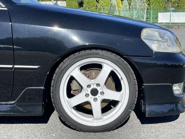 【板金・コーティング仕上げ】板金補修からガラスコーティング施工など、各種の仕上げオプションを承ります。　詳しくはスタッフにお尋ねください。