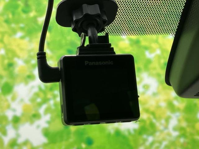 WECARSの展示場では実際に見て、触ってお車をお選びいただけます！知識の豊富な営業スタッフが様々なカーライフをご提案いたします！