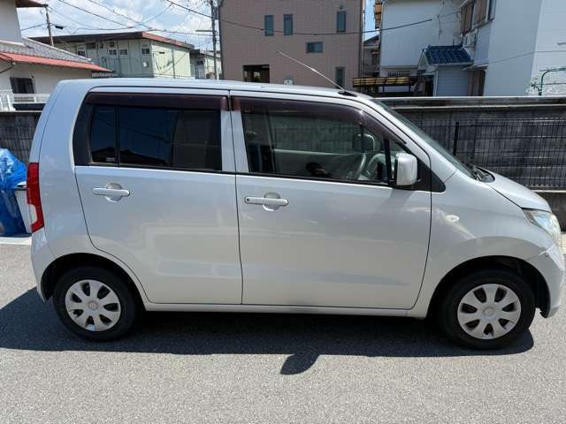日常整備、車検、タイヤ交換、オイル交換、板金塗装、国内保険代理店、レンタカー、無料点検全て当社にお任せください！