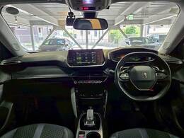 アイポイントが高く見晴らしの良い運転席です！