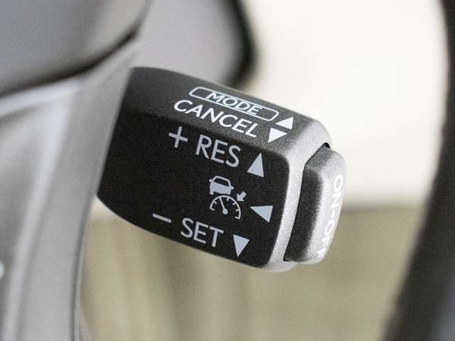 レーダークルーズコントロール　　ミリ波レーダーと単眼カメラで先行車を認識し、車速に応じた車間距離を保ちながら追従走行を支援します。