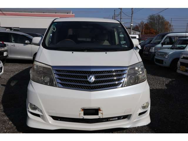 弊社では経験を積み重ねた整備士が販売接客も担当しております！整備士が的確に車の長所・短所をお伝えする事が可能で、購入前のお客様の不安や購入後のアフターケア等を全力で寄り添い、ご説明致します！